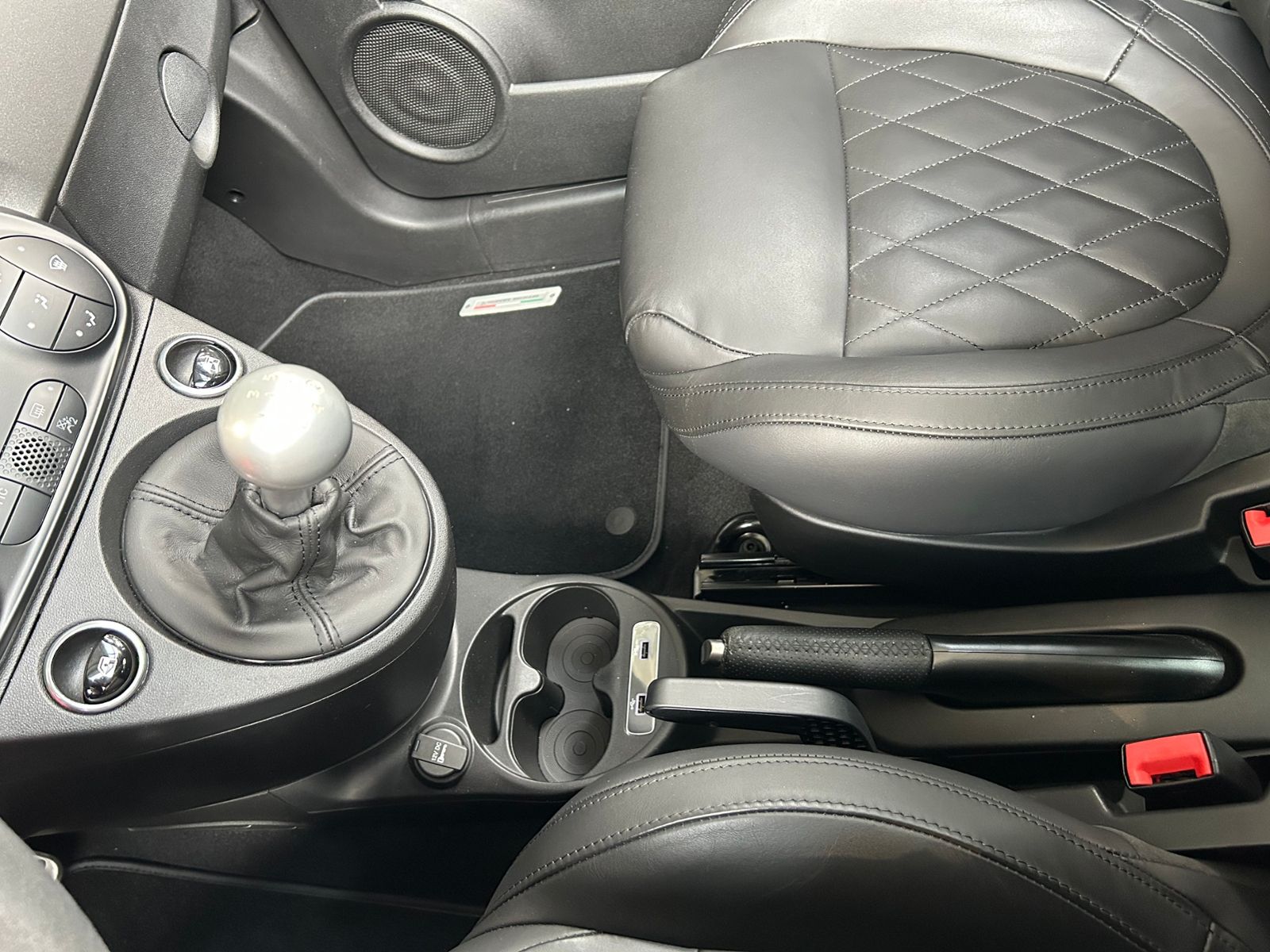 Fahrzeugabbildung Abarth 595C Cabrio Competizione BEATS XEN CARPLAY PDC