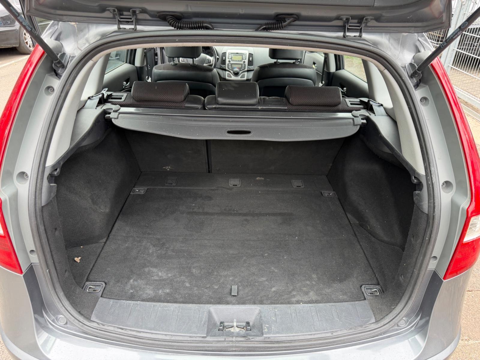 Hyundai i30 2011 — photo 15
