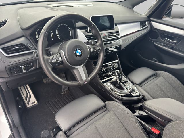 Fahrzeugabbildung BMW 218i Gran Tourer M Sport+Sportfahrwerk+LED+Navi