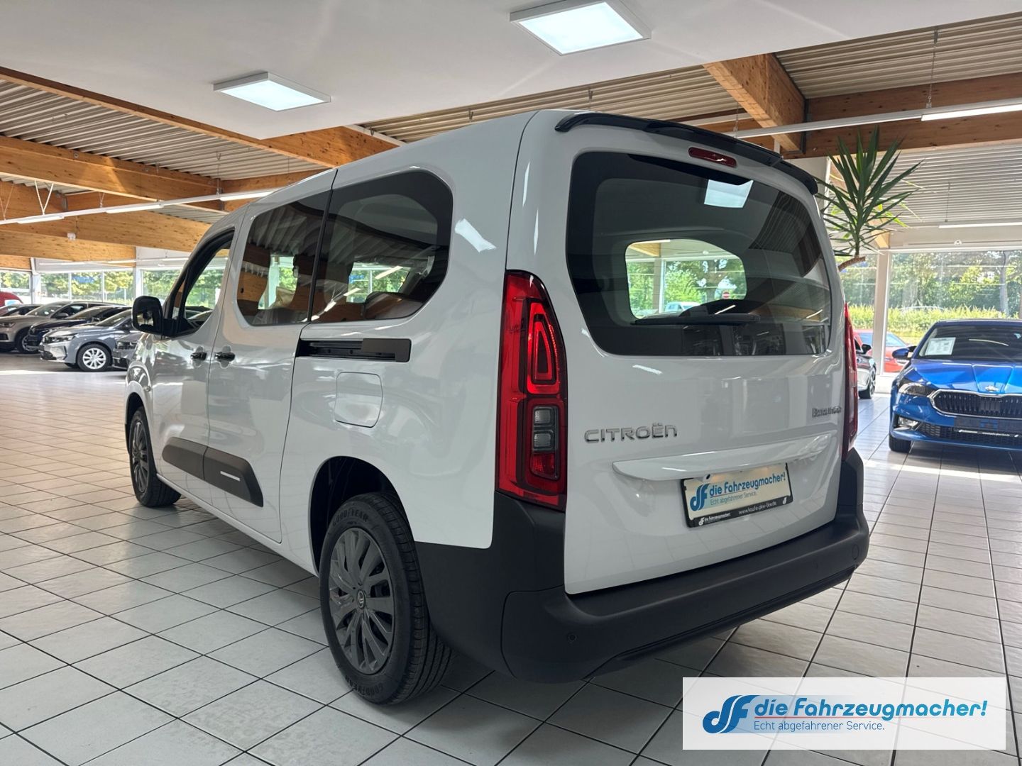 Fahrzeugabbildung Citroën Berlingo XL Digitales Cockpit LED Apple CarPlay