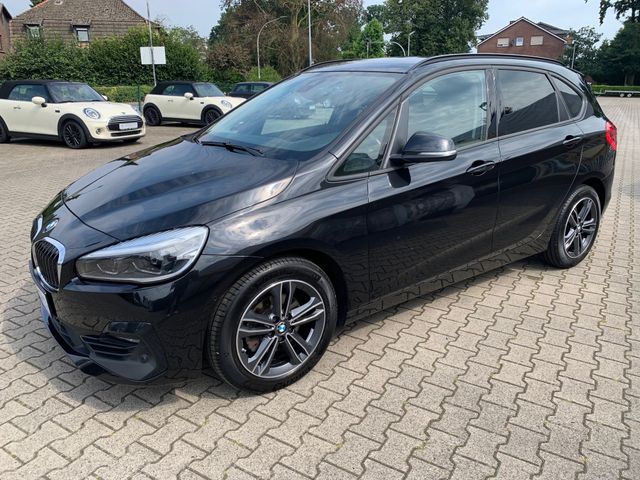 Fahrzeugabbildung BMW 218i Active Tourer Sport Line+LED+HiFi+Leder+DAB