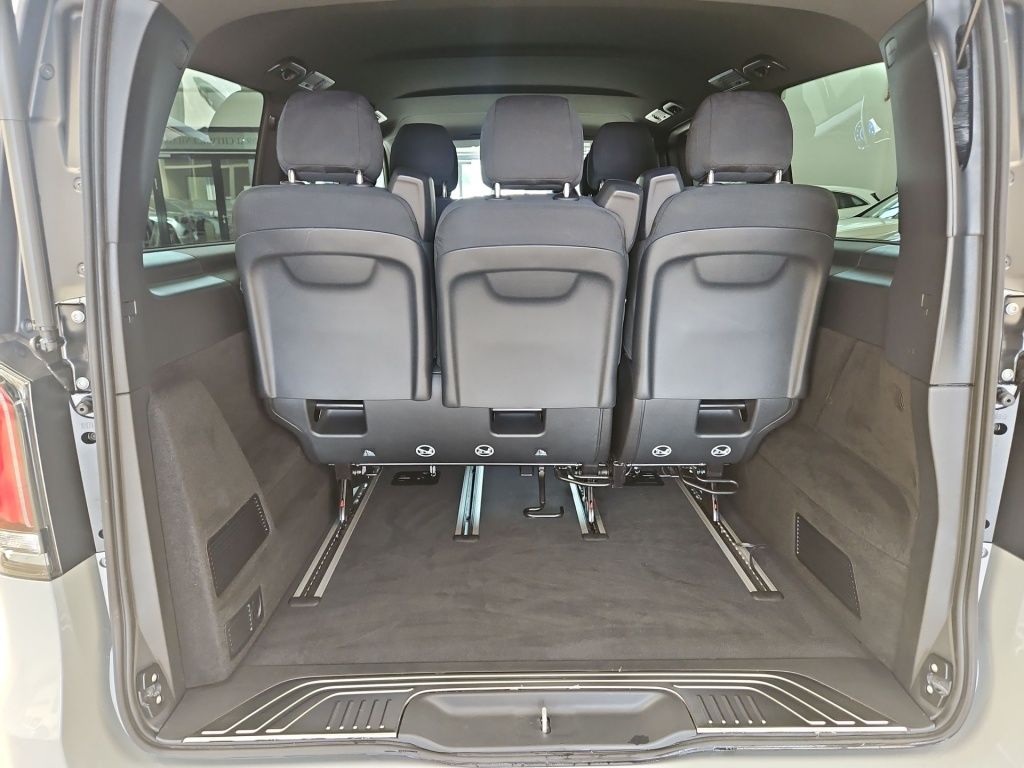 Fahrzeugabbildung Mercedes-Benz EQV 300 Lang 7 Sitze Sound 360° EASY-PACK Lenkas