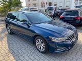 Volkswagen Passat Variant Business Pano/Trailer-Ass - mit Diesel-Antrieb: Blau, Verkehrszeichenerkennung
