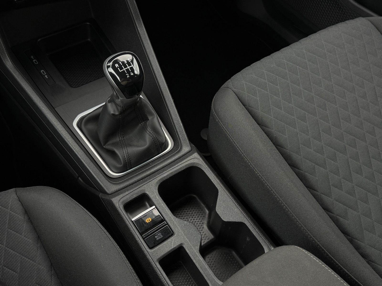 Fahrzeugabbildung Volkswagen Caddy Life 2.0 TDI ACC DAB PDC SHZ Winterpaket