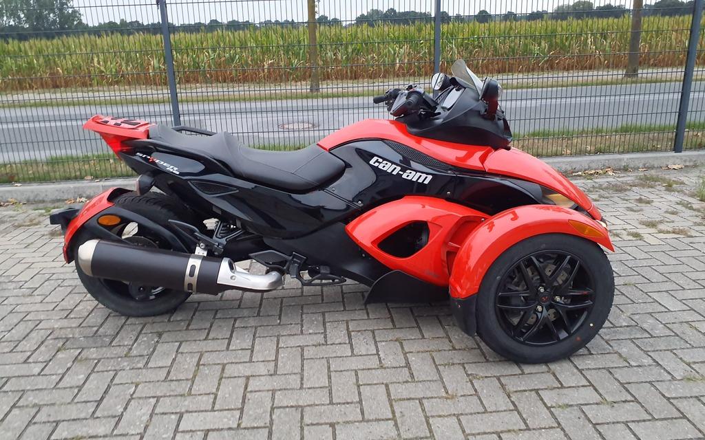 Can-Am Spyder 2012 — photo 17