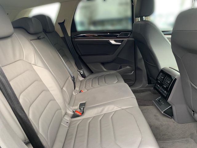 Touareg Atmosphere R-Line StandHZG AHK Luftfeder