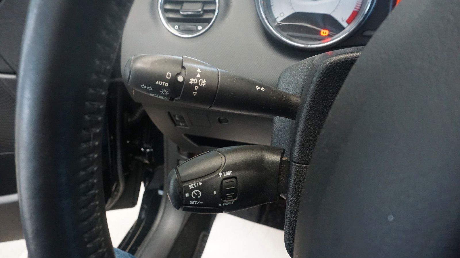 Fahrzeugabbildung Peugeot 308 Allure *1.Hand*Panoramadach*