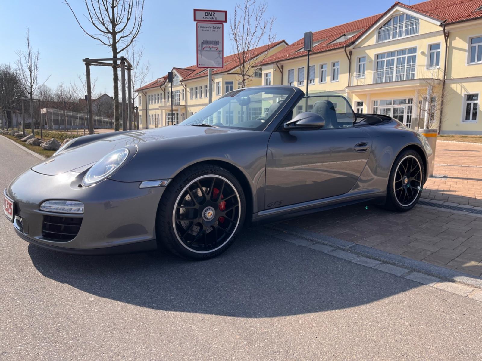 Porsche 997 911 GTS Cabrio PDK NAVI Zentralverschluss