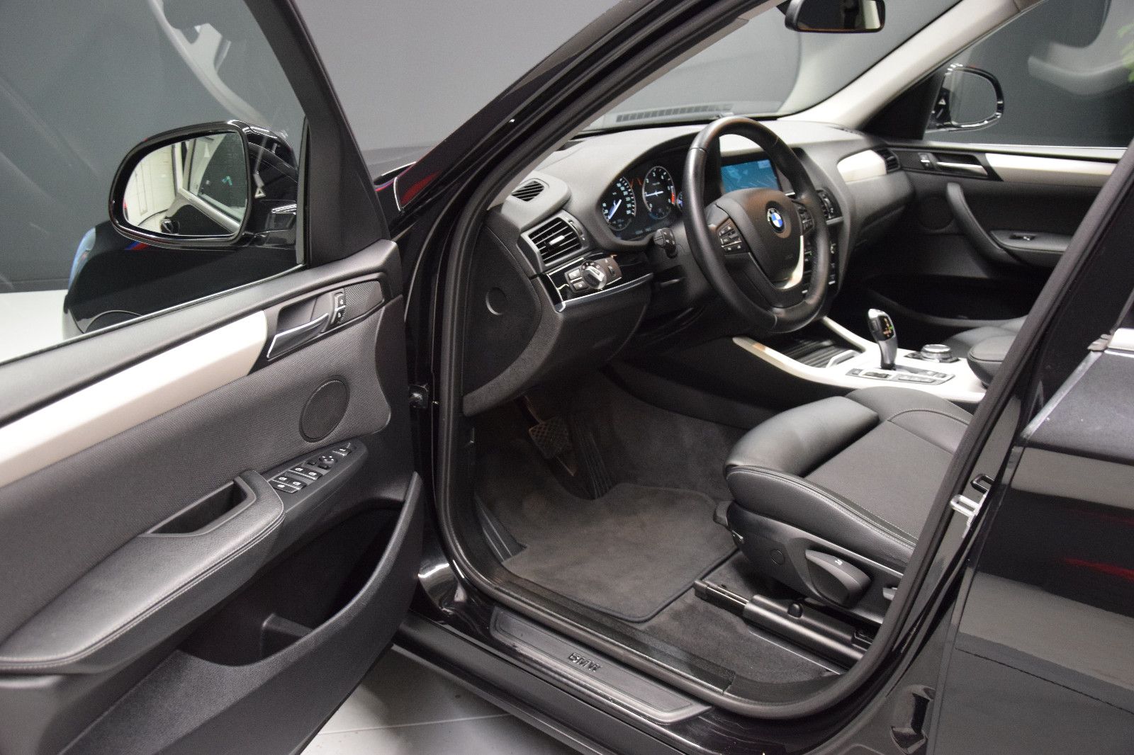 Fahrzeugabbildung BMW X3 xDrive 20d TeilLeder ACC HuD Pano Xen 360°