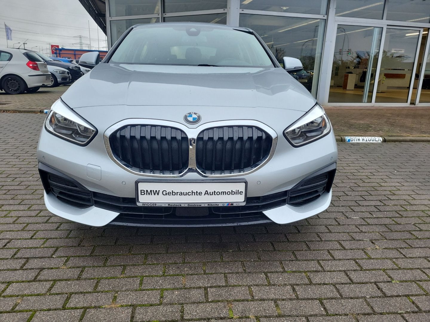 BMW 118 i Automatik PDC/Active Guard Plus/Live Cockp foto 7