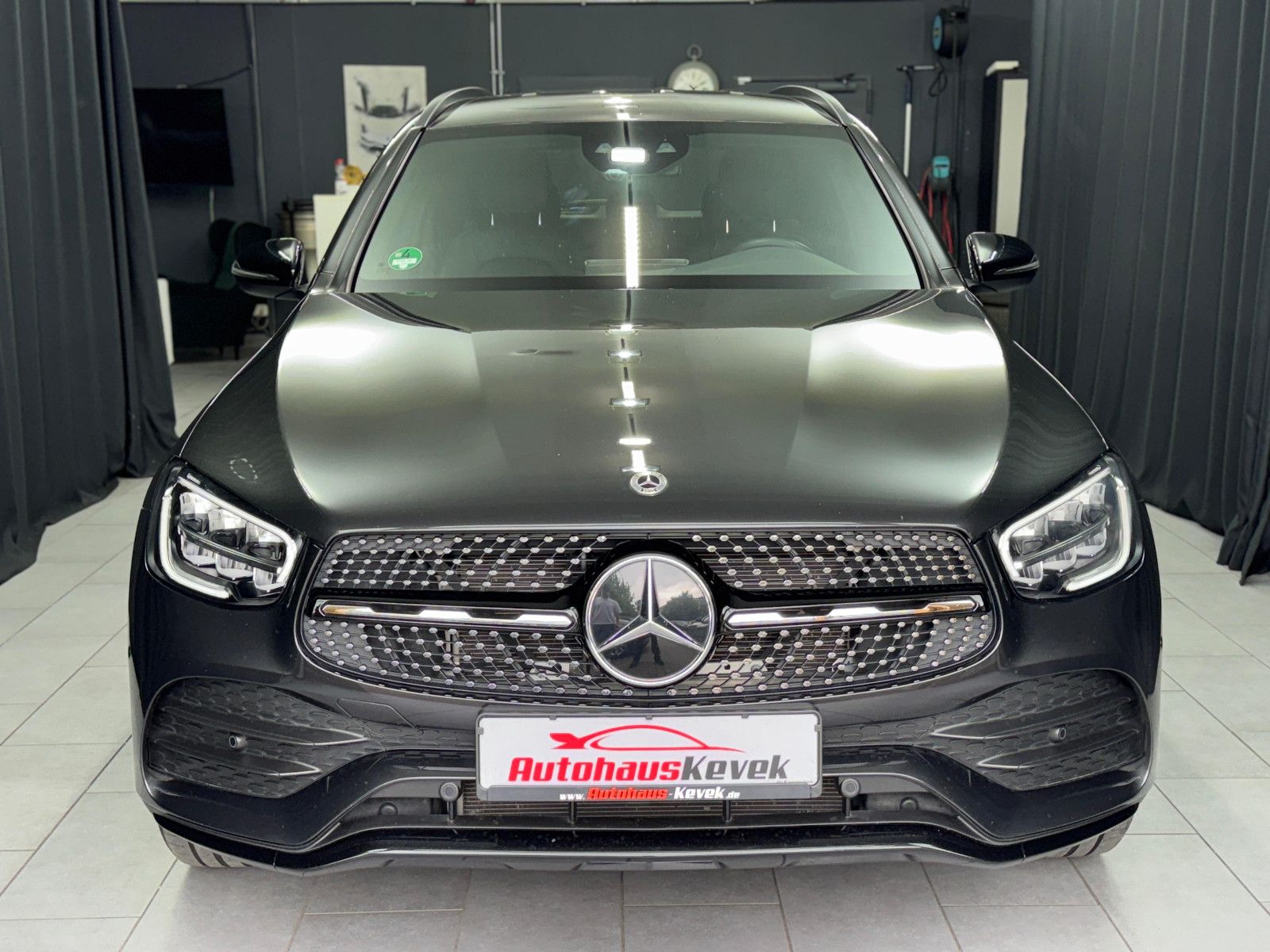 Fahrzeugabbildung Mercedes-Benz GLC 400 d 4Matic|AMG-LINE|AHK|STANDHEIZUNG|