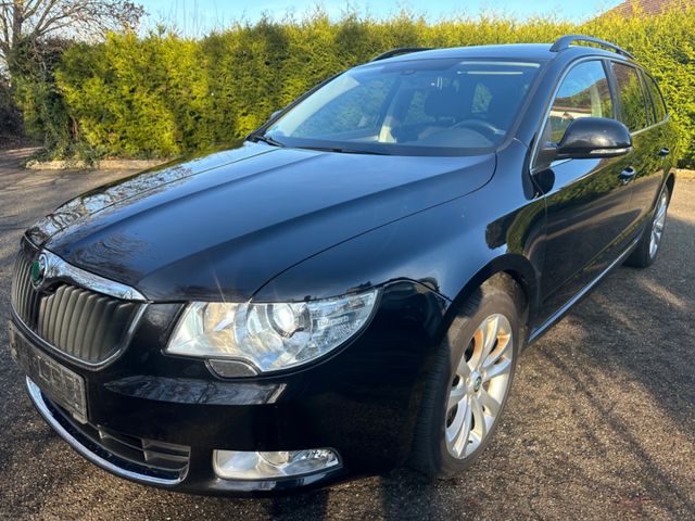 Skoda Superb Combi Exclusive DSG XENON NAVI AHK PDC