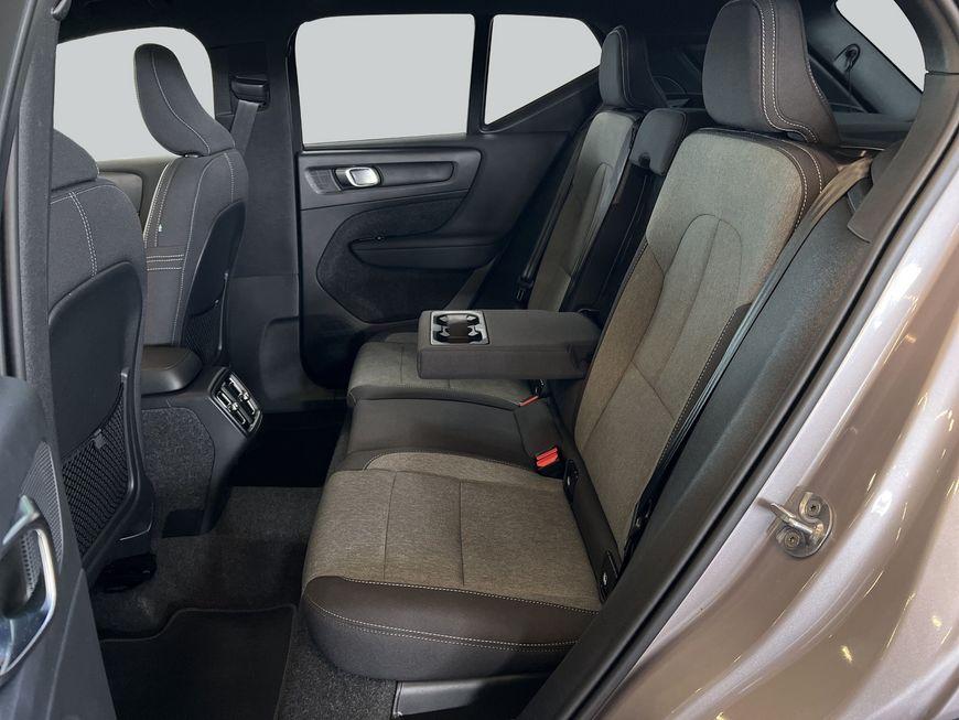 Volvo XC40 B3 Plus-Dark DKG Glasd Pixel-LED Pilot BLIS