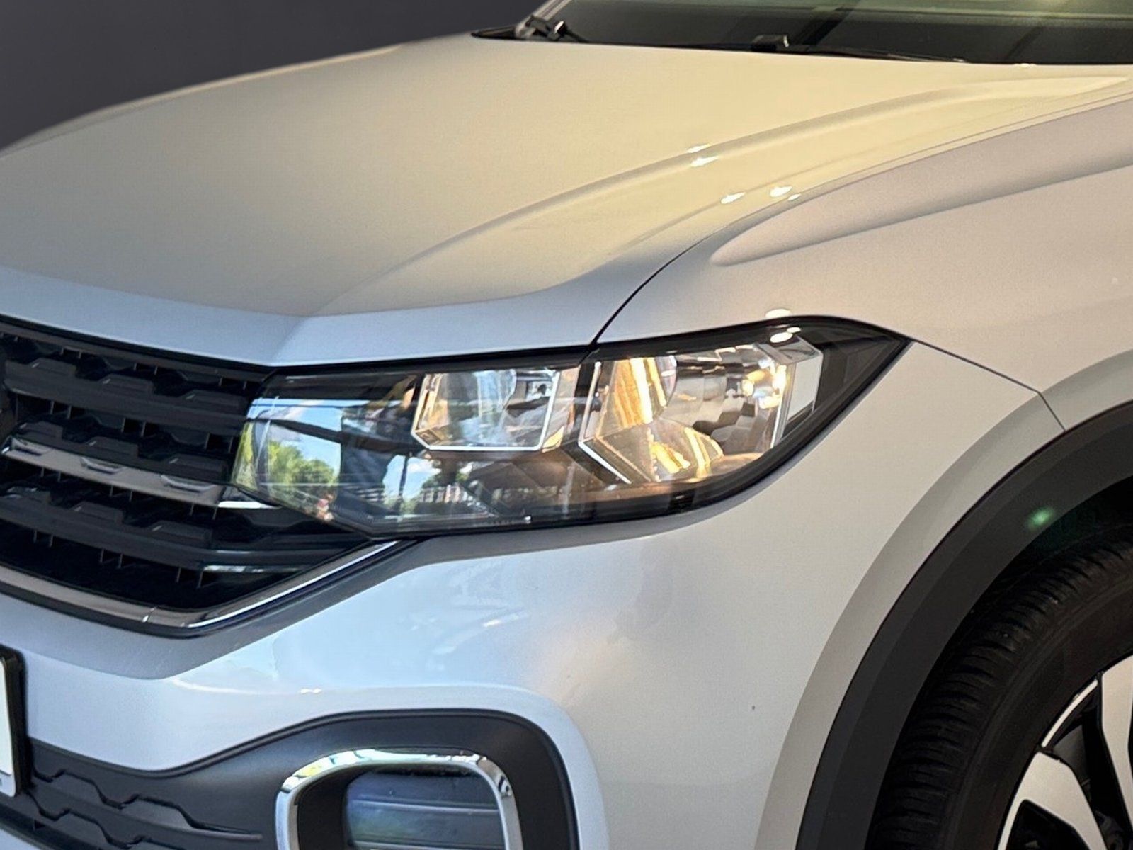 Fahrzeugabbildung Volkswagen T-Cross 1.0 TSI Active*Navi*Sitzh*Einparkhilfe