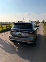 Volkswagen T-Cross ACTIVE 1.0 TSI DSG ACC PDC LED R-LINE LM - VW T-Cross von privat