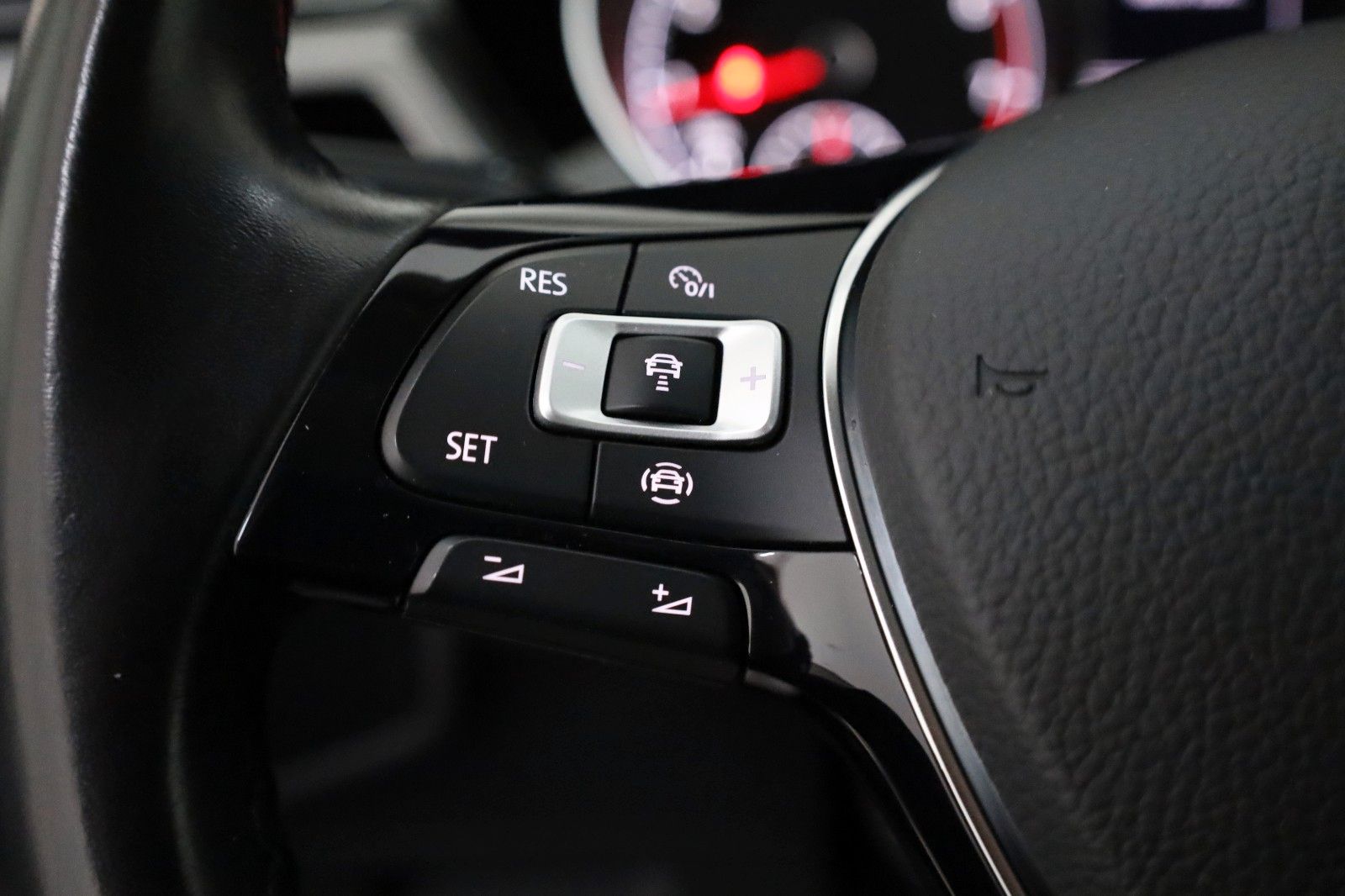 Fahrzeugabbildung Volkswagen Touran Comfortline 7 Sitzer,Navi,SH,PDC,ACC,AHK