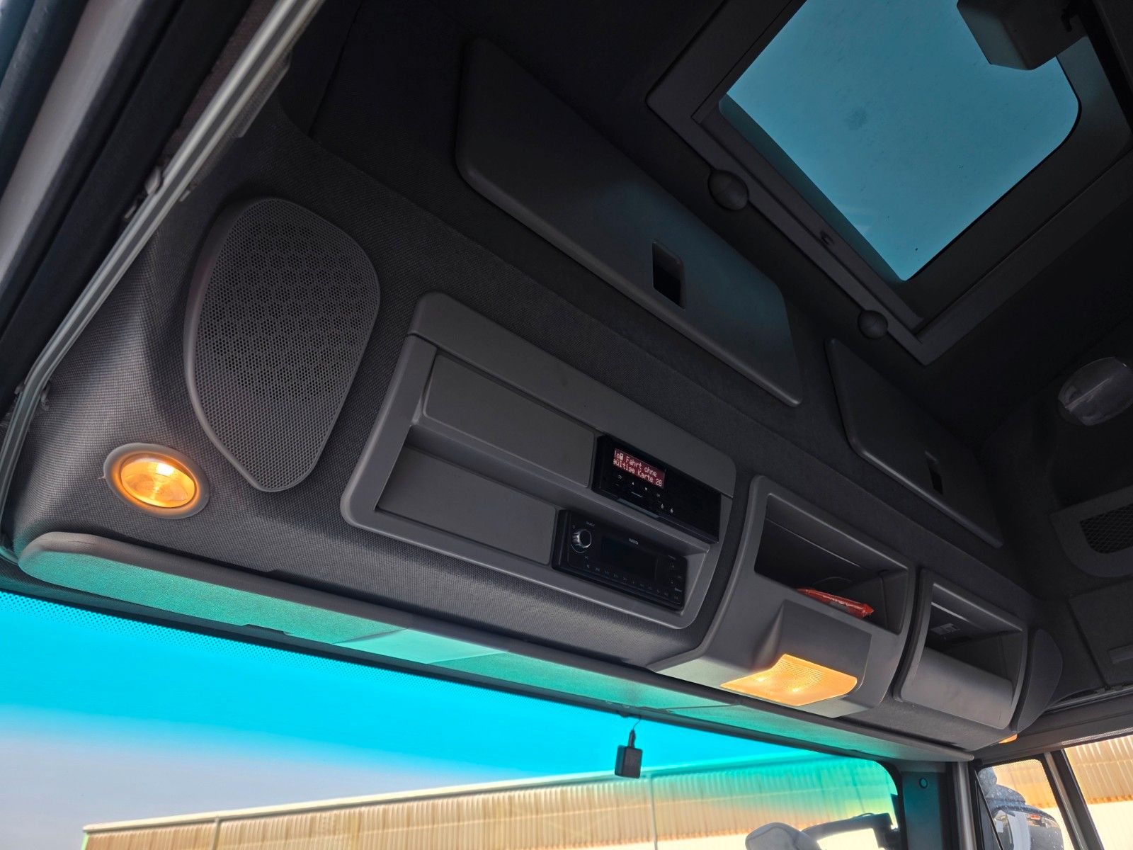 Fahrzeugabbildung Iveco Eurocargo ML75E21/P LBW 1.000kg L-Haus