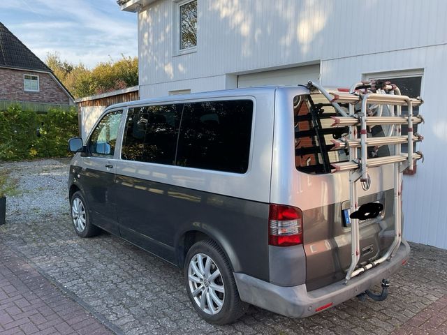 Volkswagen VW T 5  Transporter   8 Sitzplätze  2,5 lt...