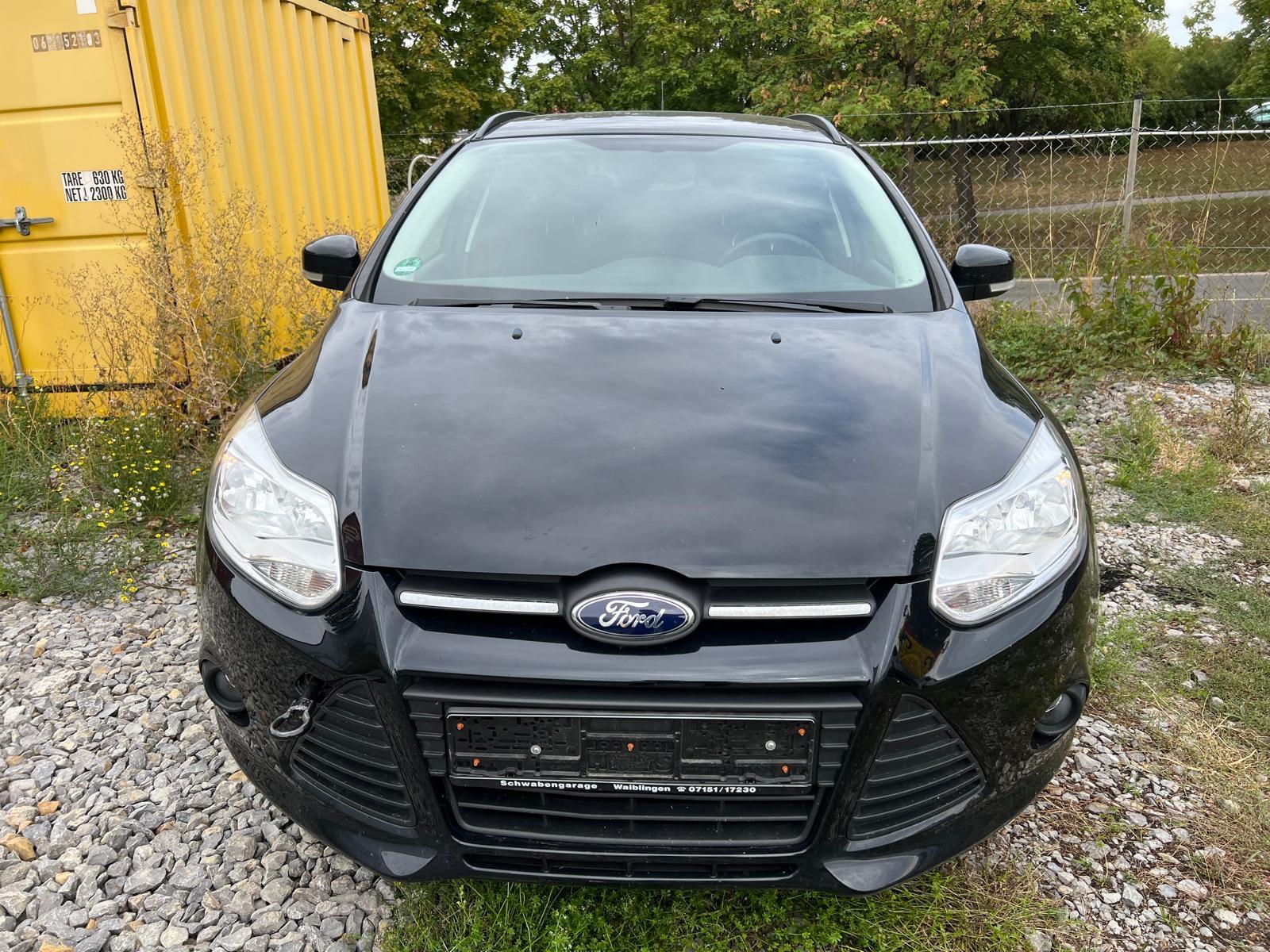 Ford Focus 2013 — rear view
