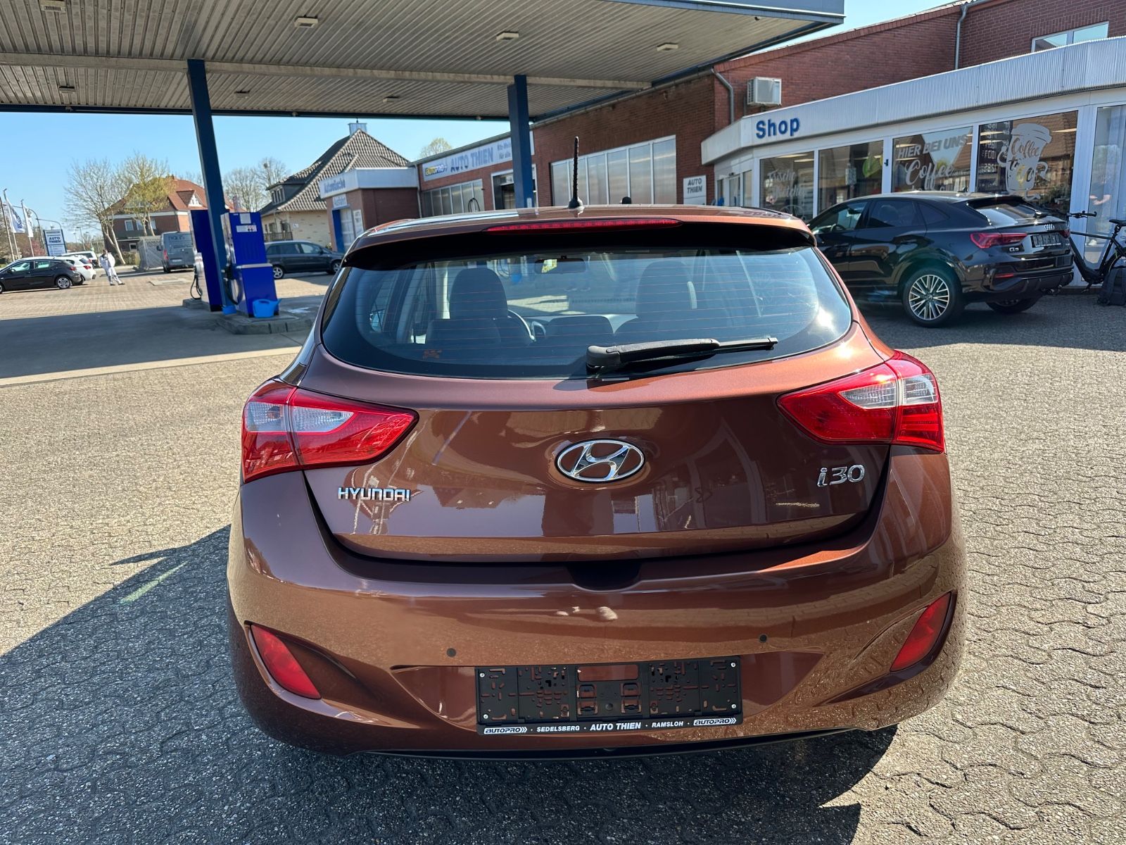 Fahrzeugabbildung Hyundai i30 1.4 Intro Edition Shzg/GJR/Klimaautom/LM16"