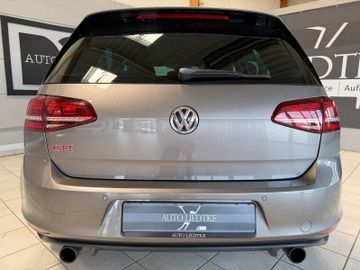 Volkswagen Golf - 10