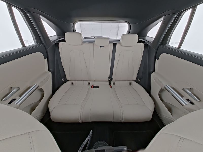 Fahrzeugabbildung Mercedes-Benz GLA 250 e Progressive*Distro*Totwink*LED*Kamera*