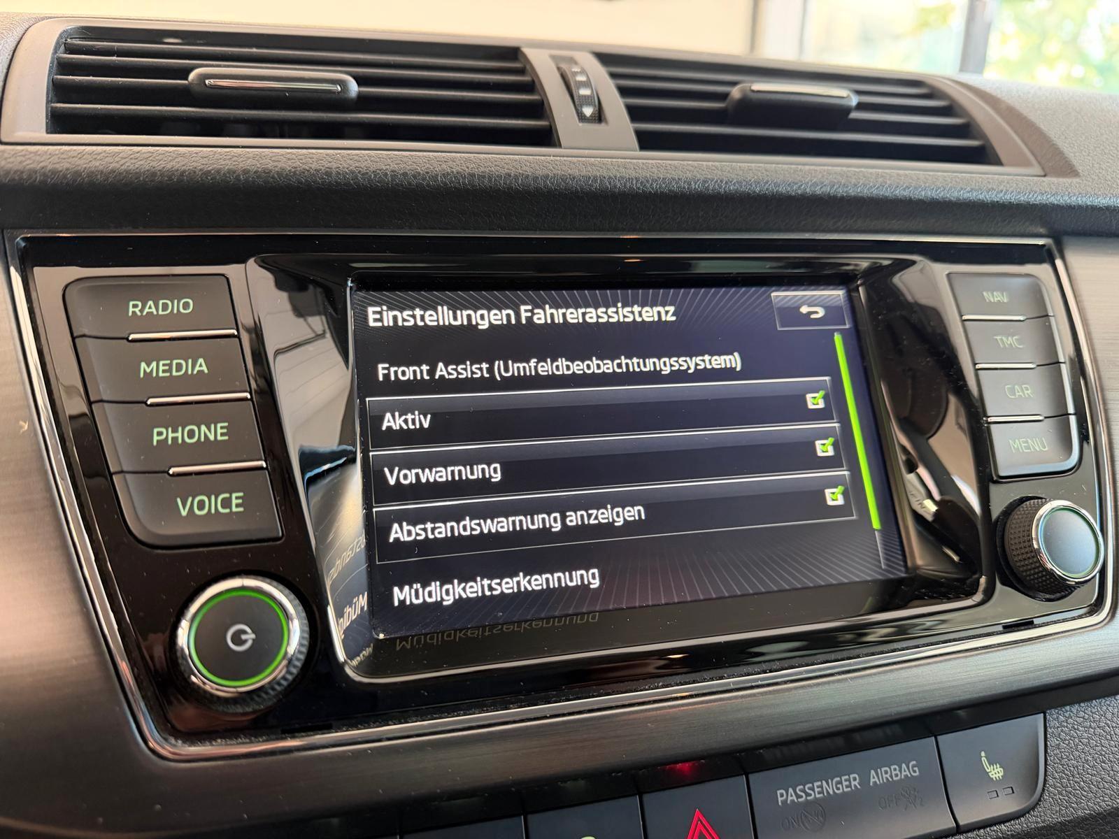 Skoda Fabia Joy*Autom.*Tempo*NAVI*8-fach bereift