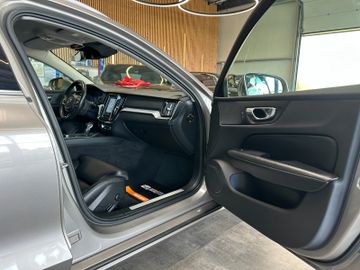 Volvo V60 *TÜV 328*KEYLESS*ACC*NAV*2-ZONEN*VirtualCo*