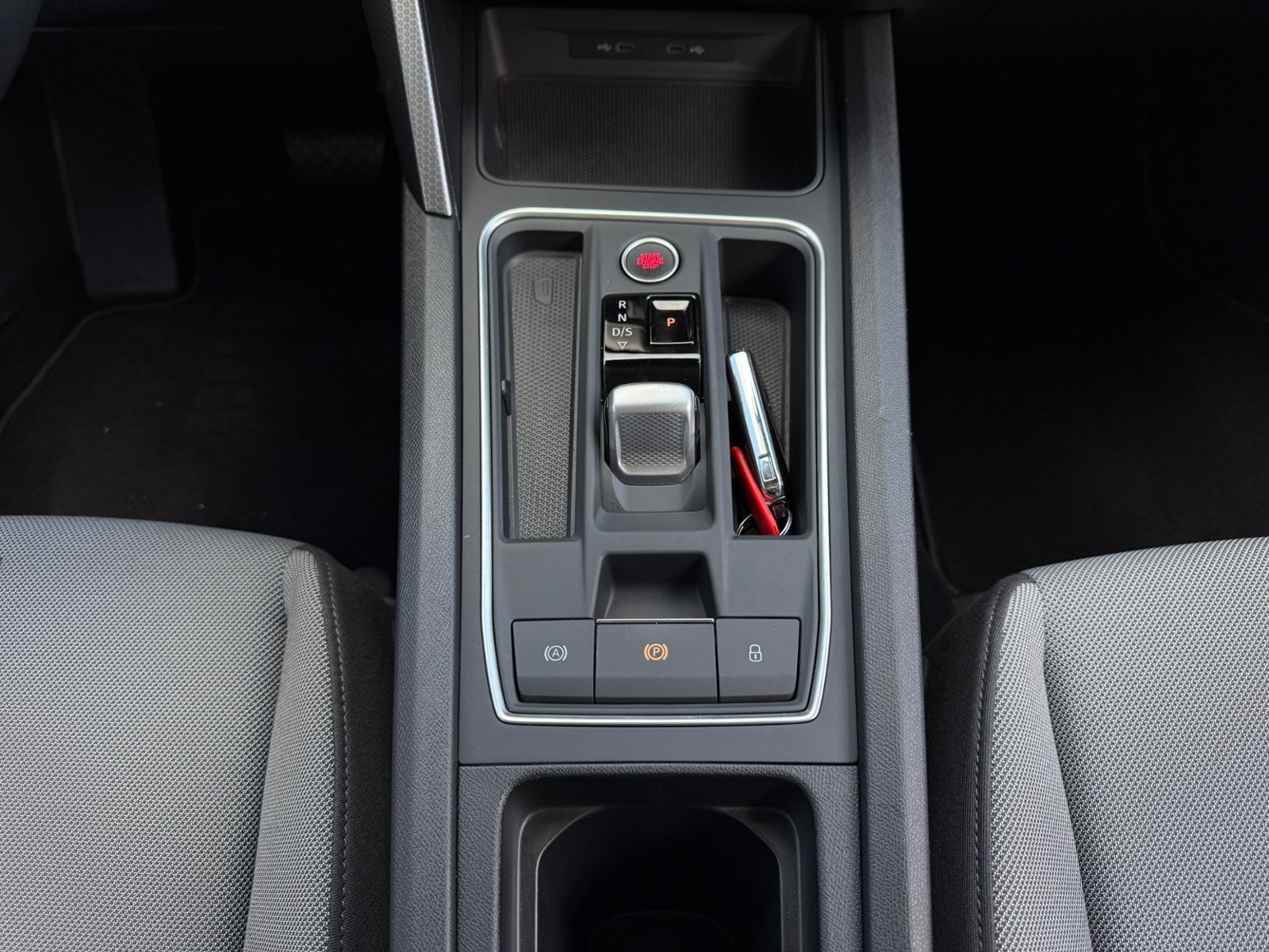Fahrzeugabbildung SEAT Leon Sportstourer Style SHZ LED ALU