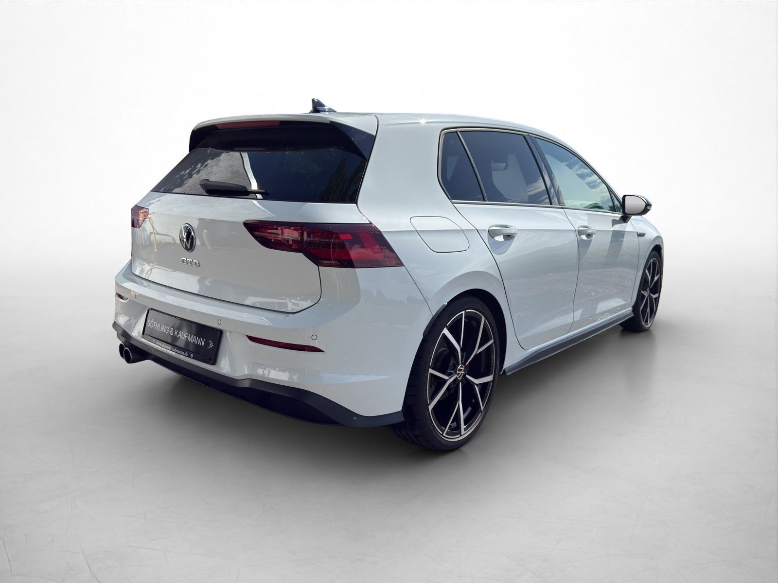 Volkswagen Golf GTD 2.0 DSG NAVI AHK BLACKSTYLE PANO LEDER foto 14