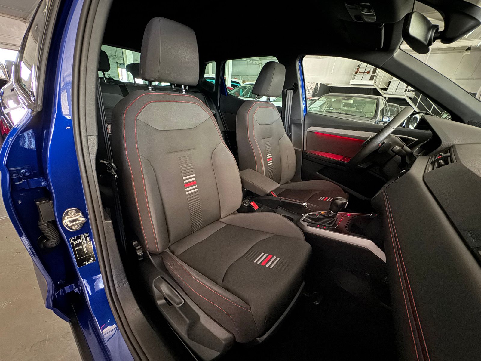 Fahrzeugabbildung SEAT ARONA SPORTPAKET FR-LINE DSG ACC LED BEATS KESSY