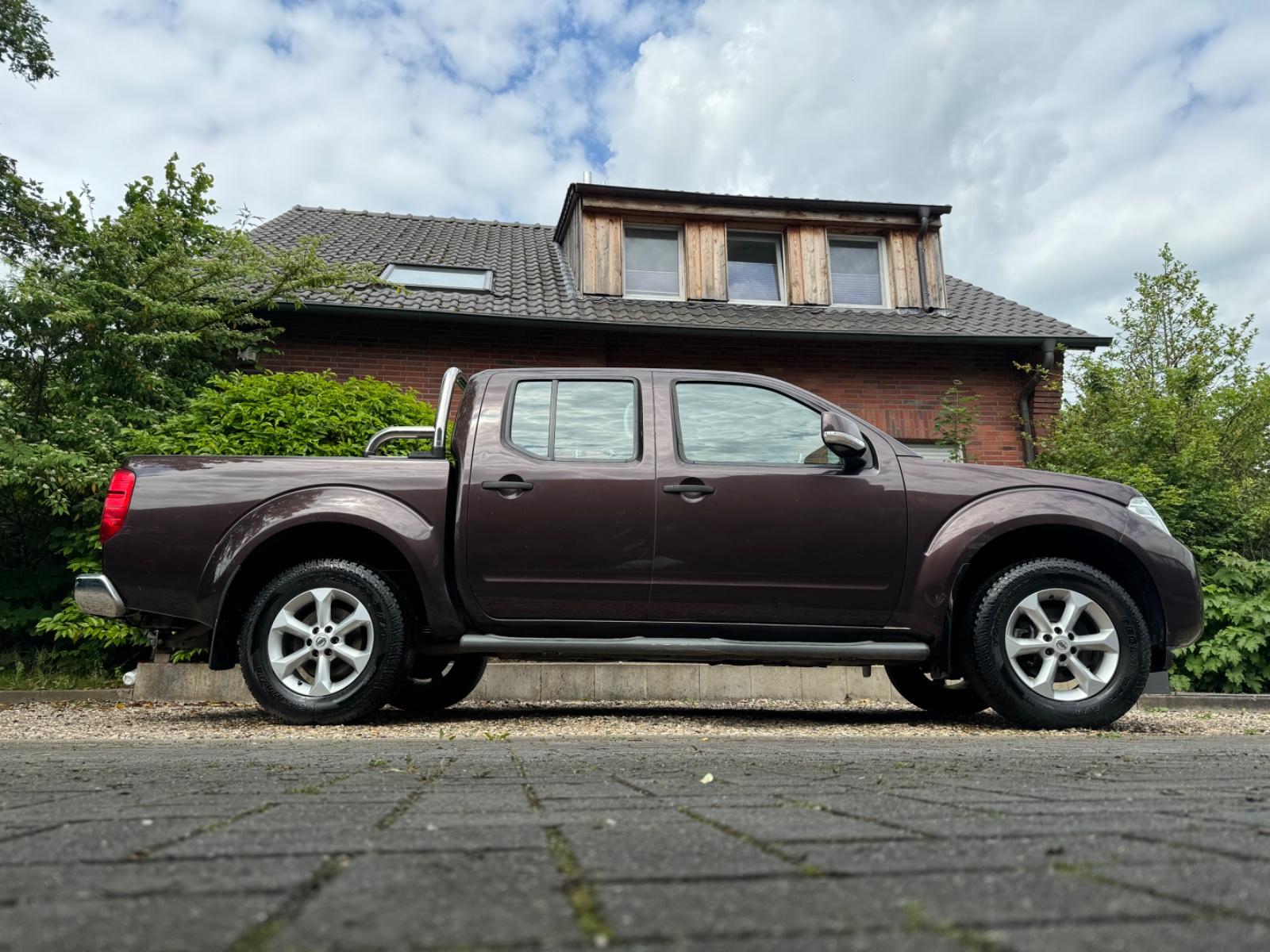 NISSAN NAVARA 2.5 dCi 190ch 4X4 - DOUBLE CAB - HARD-TOP - ATTELAGE - SIÈGES CHAUFFANTS - CLIM BIZONE