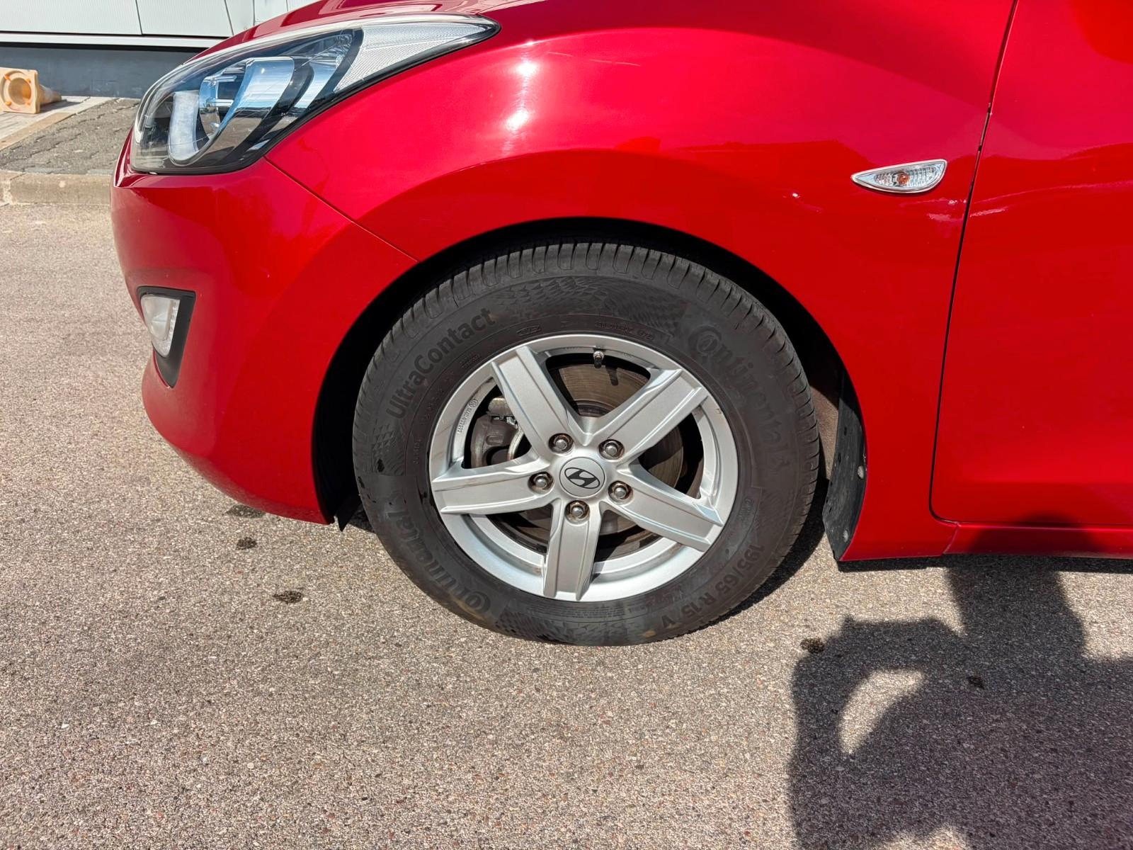 Hyundai i30 2015 — photo 9