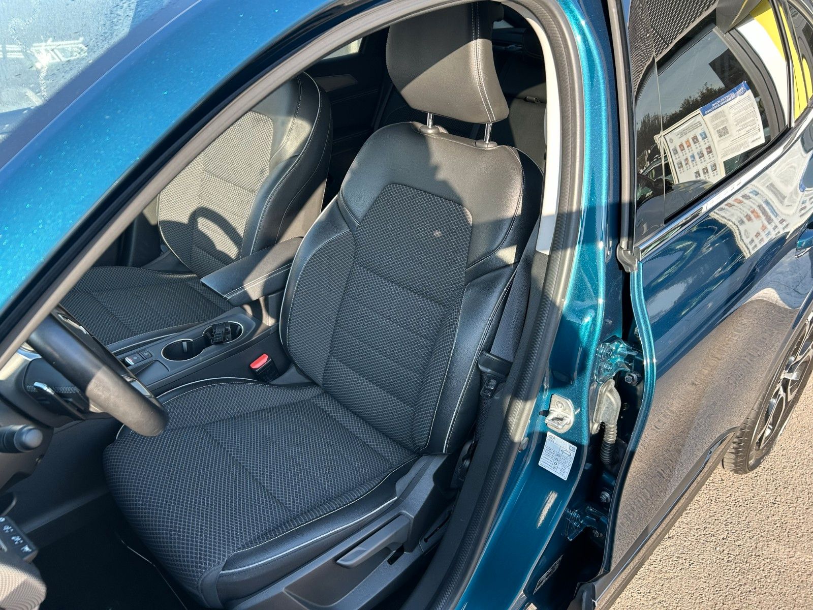 Fahrzeugabbildung Renault Arkana Intens " AUTOMATIK"
