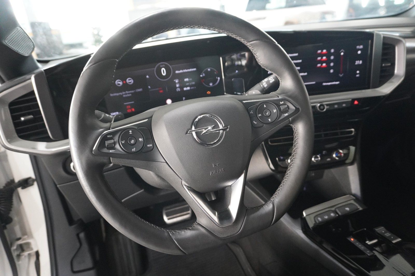 Fahrzeugabbildung Opel Mokka 1.2T ULTIMATE NAVI/LED/KAMERA/SPORT/SH/DAB