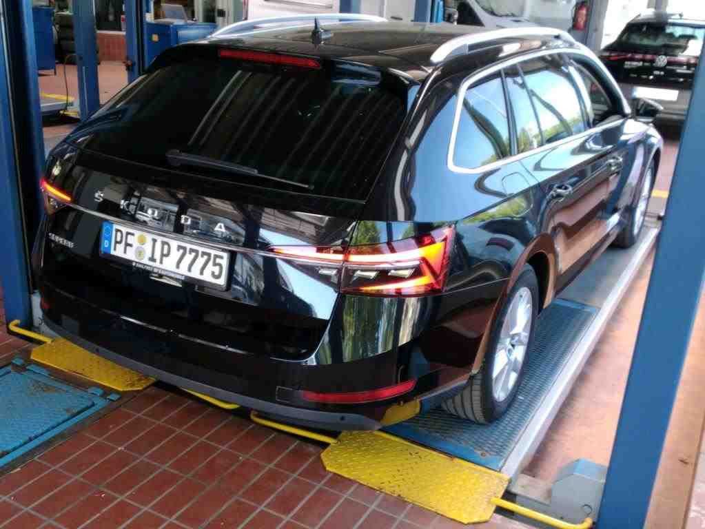 Skoda Superb - Bild 3