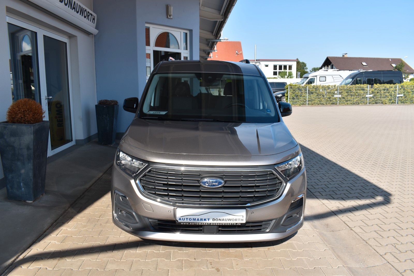 Ford Tourneo Connect 1.5 EcoBoost Aut. Titanium Camp imagem 3