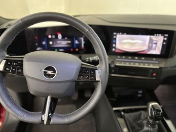 Fotografie des Opel Astra Sports Tourer 1.2 Turbo GS Tech-Paket