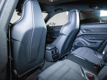2025 Porsche TAYCAN 缩略图 25