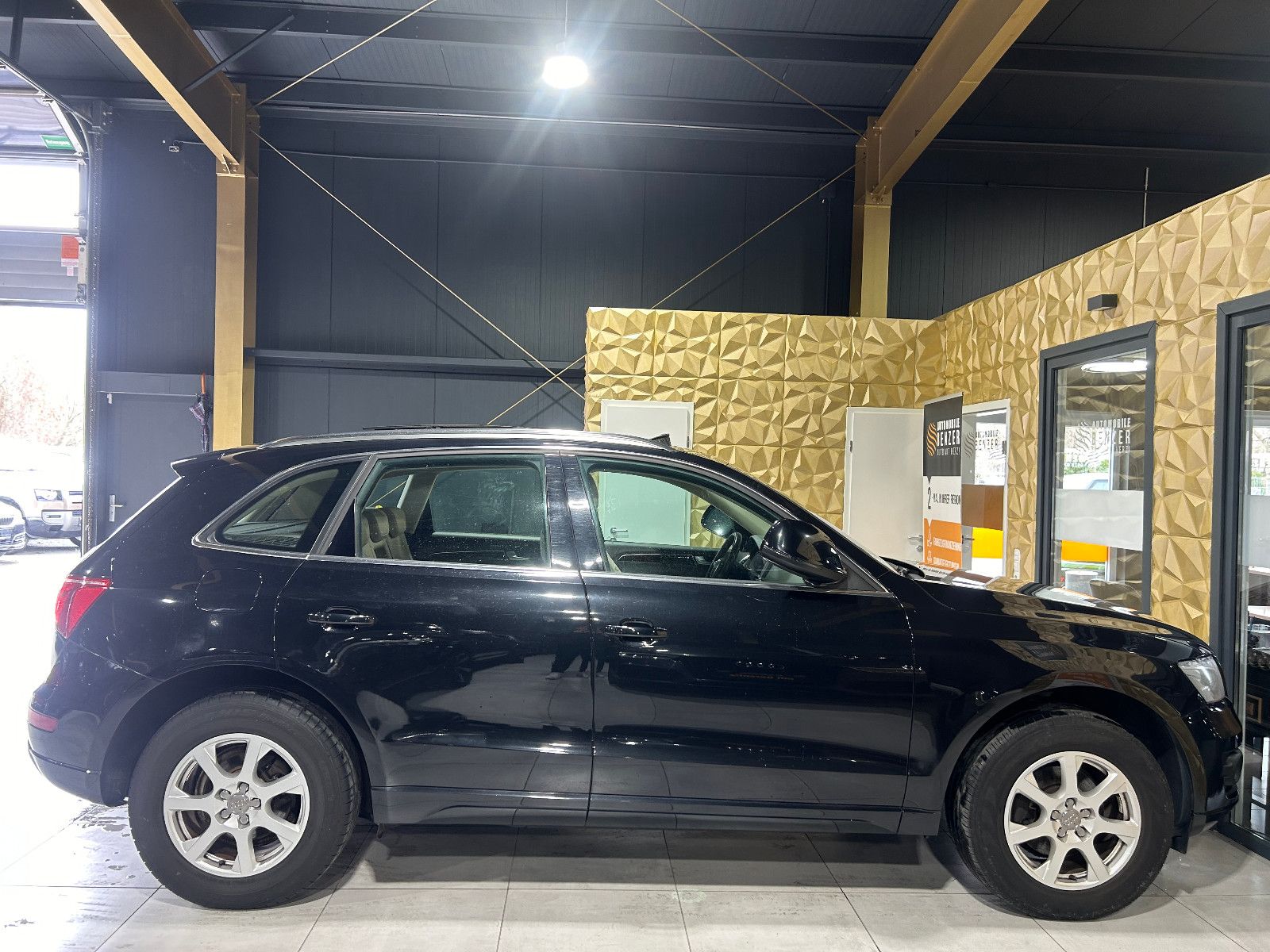 Fahrzeugabbildung Audi Q5 2.0 TDI  quattro/PANO/NAVI/AHK/SHZ/KLIMA/2.HA