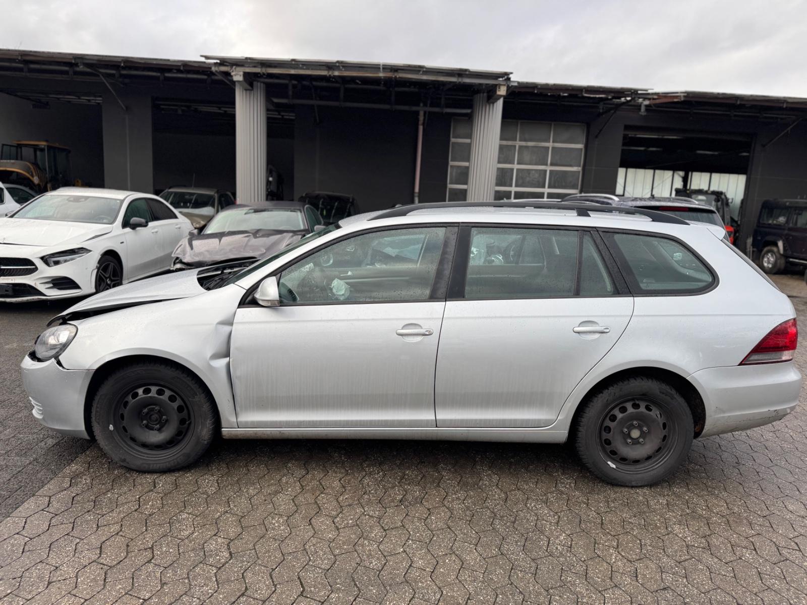 Volkswagen Golf 2013 — engine 1.598 cm³, 105 HP (77kW)
