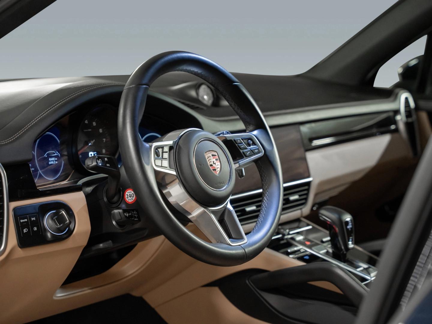 Porsche Cayenne Platinum Edition InnoDrive Surround View, миниатюра 29