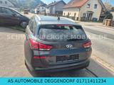 Hyundai i30 cw Select-AUTOMATIKGETRIEBE-1.HAND-EURO6 - Hyundai i30 mit Diesel-Antrieb: Kombi