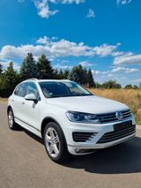 Volkswagen Touareg 3.0 V6 TDI SCR Tiptronic BMT BlueMot... - VW Touareg von privat