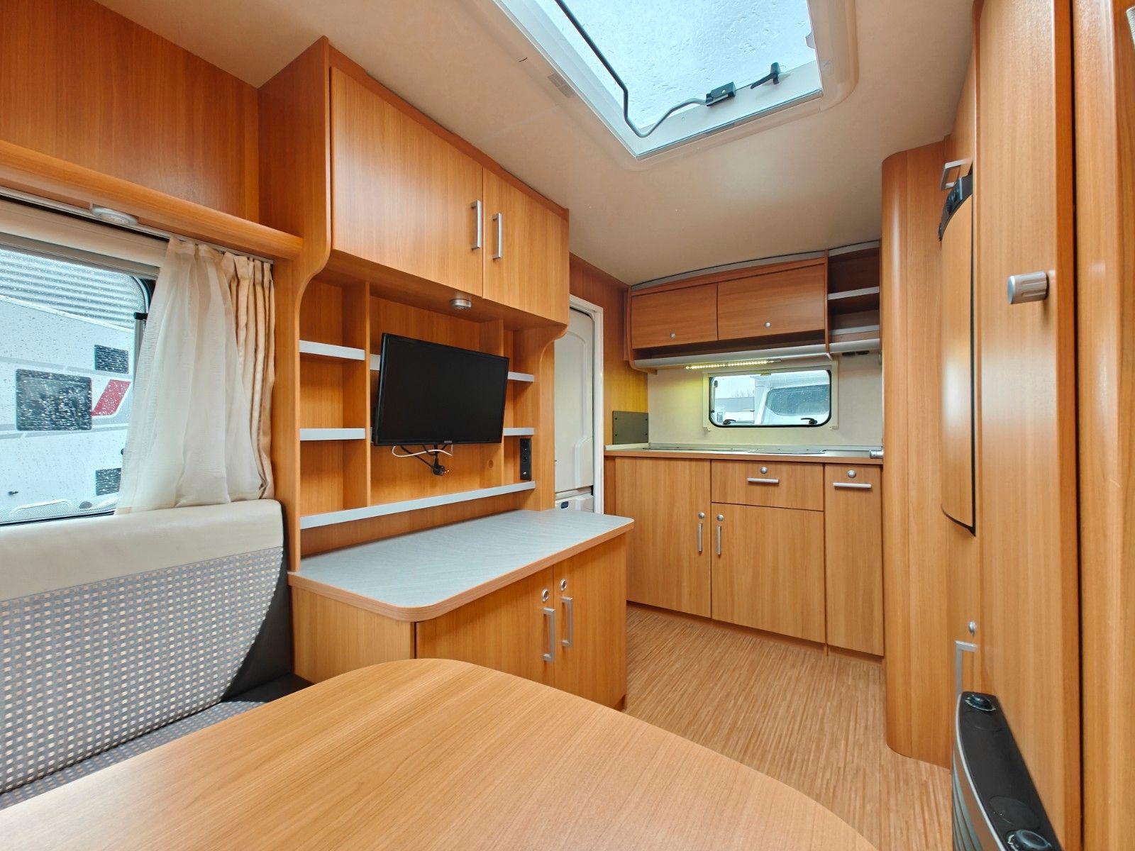 Fahrzeugabbildung Knaus Sport 400 LB - Doppelbett/Sitzgruppe, Superb -