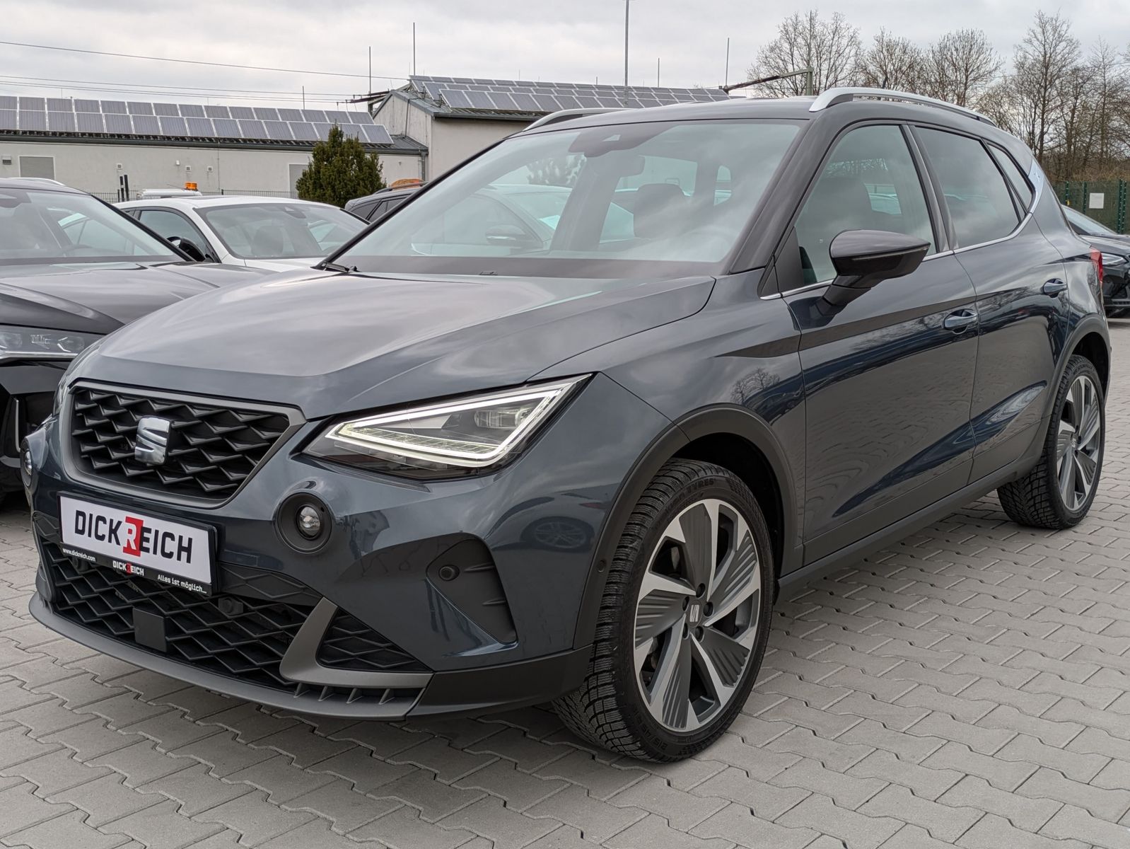 Fahrzeugabbildung SEAT Arona 1.5 TSI FR DSG AHK*ACC*LED*APP*DAB*KAMERA