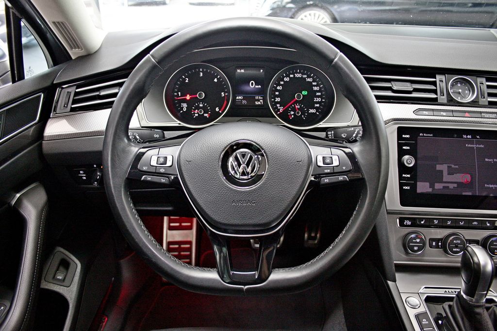 Volkswagen Passat Business 4M ACC AHK LEDER KAMERA STANDH