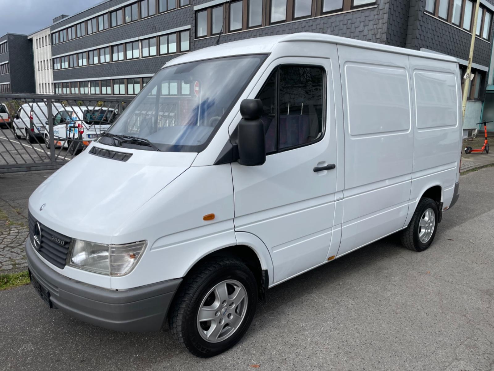 Mercedes-Benz Sprinter 208 D Kasten Kurz + Flach *wenig KM*TÜV