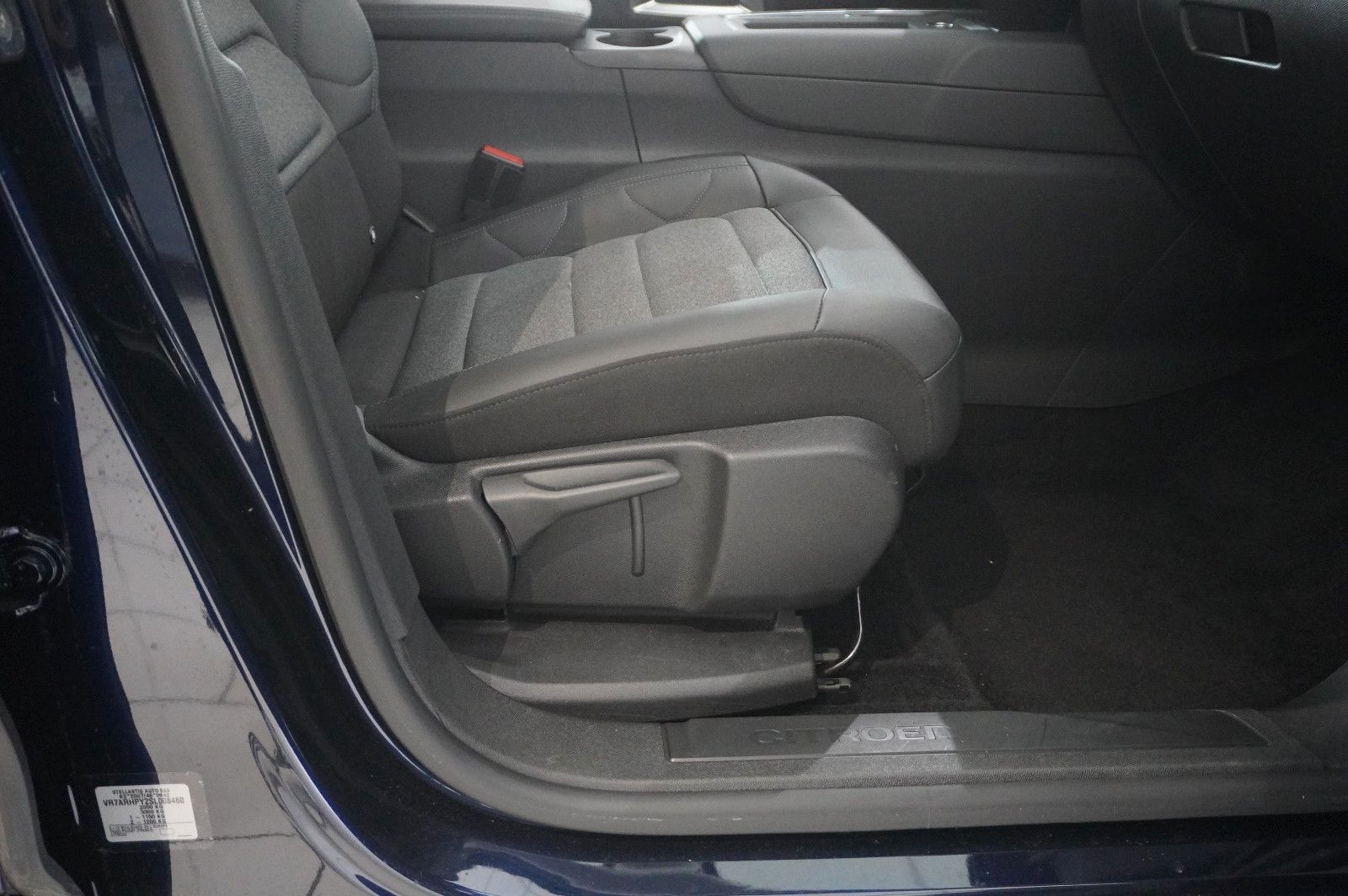 Fahrzeugabbildung Citroën C5 Aircross PLUS 145 E-DSC NAVI/LED/KAMERA/DAB+
