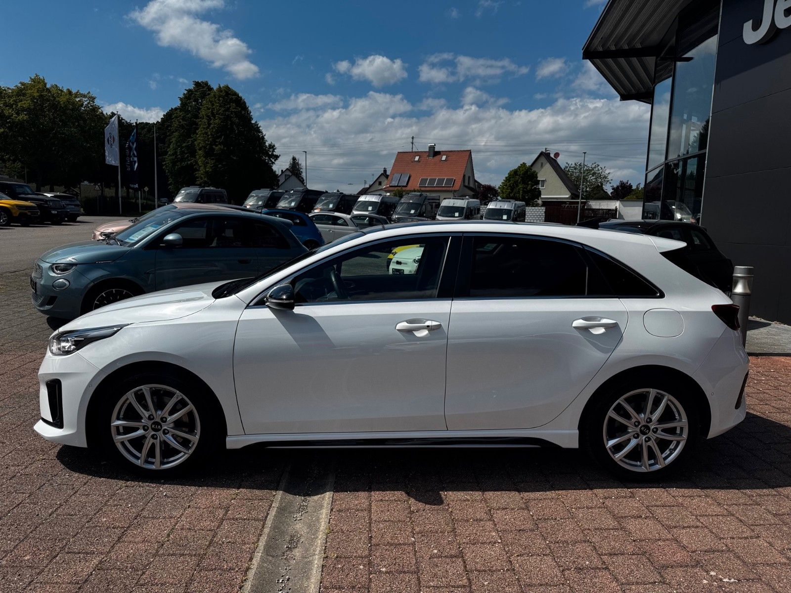 Fahrzeugabbildung Kia Ceed 1.4 GT-LINE GLASDACH NAVI KAMERA SITZHEIZUN